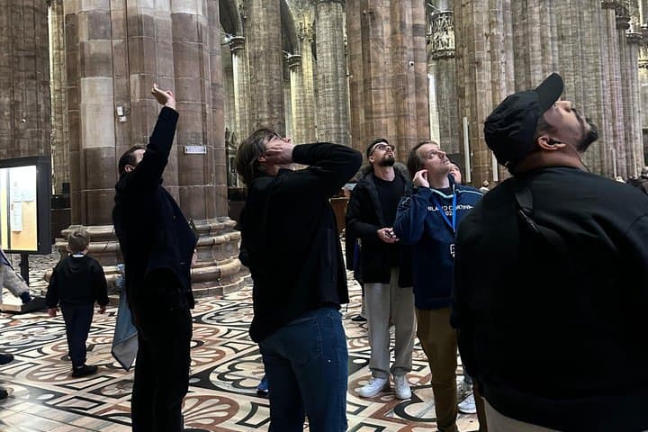 Guide showing the astronomical clock