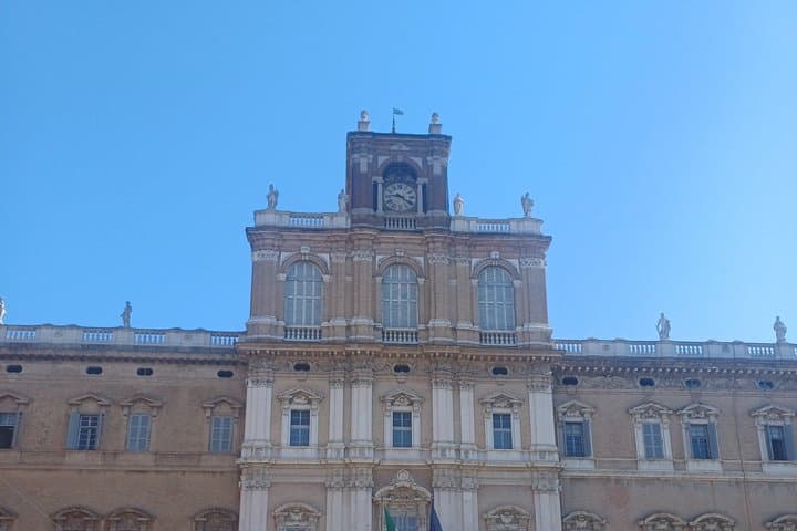 Private Modena Food and Traditions Walking Tour with Tastings