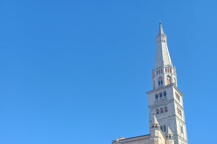 Private Modena Food and Traditions Walking Tour with Tastings