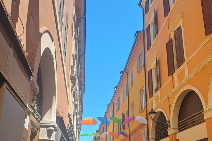 Private Modena Food and Traditions Walking Tour with Tastings