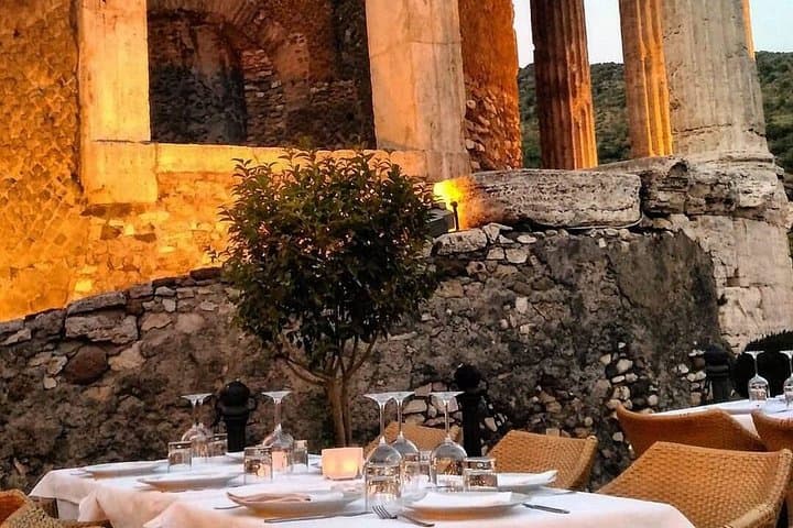 eat at the feet of the Temple