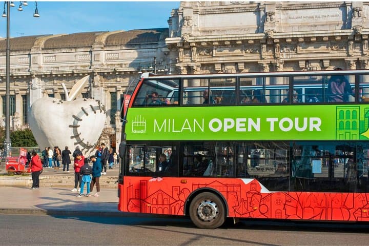 Milan Open Bus Sightseeing Tour with Audio Guide