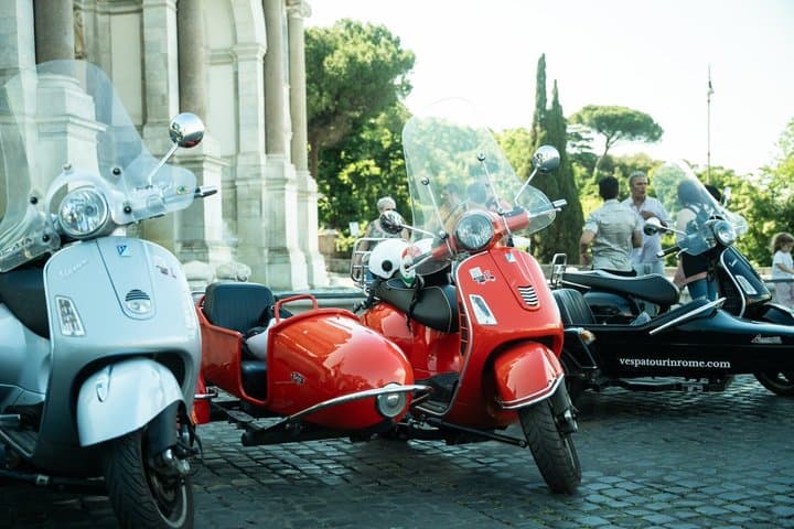 90 Minutes Panoramic Vespa Sidecar Tour of Rome