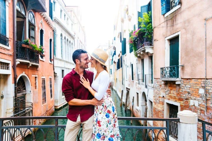 Fabulous photoshoot in the Canals of Venice