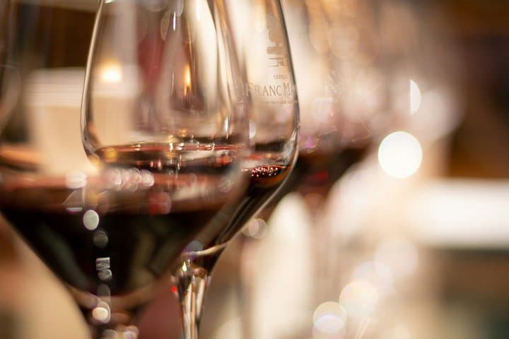 Lunch in a Wine Bar with Local Wine Pairing