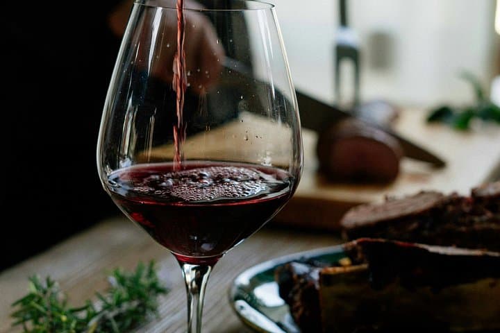 Lunch in a Wine Bar with Local Wine Pairing