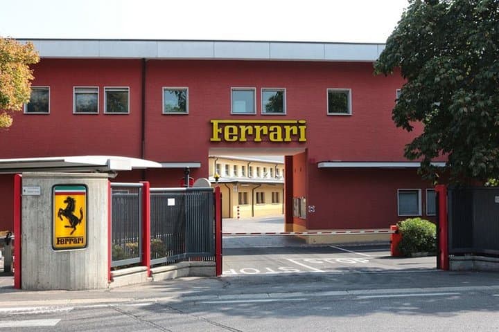 Bus Transfer to Ferrari Maranello and Enzo Ferrari in Modena