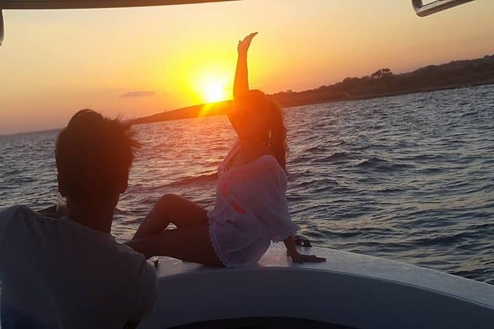 Sorrento Sunset Private Boat Cruise – Swim, Sip & Relax