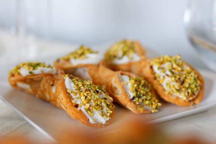 Sicilian Pizza Making and Cannolo Tasting in Messina