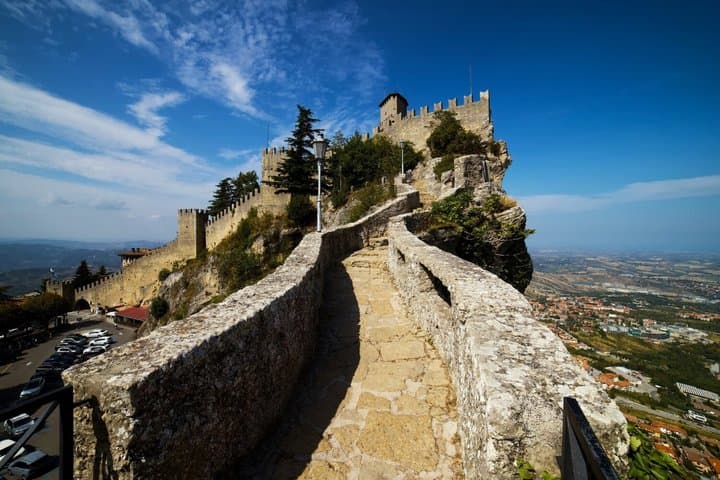 San Marino, a Tiny World - Private Day Tour from Bologna