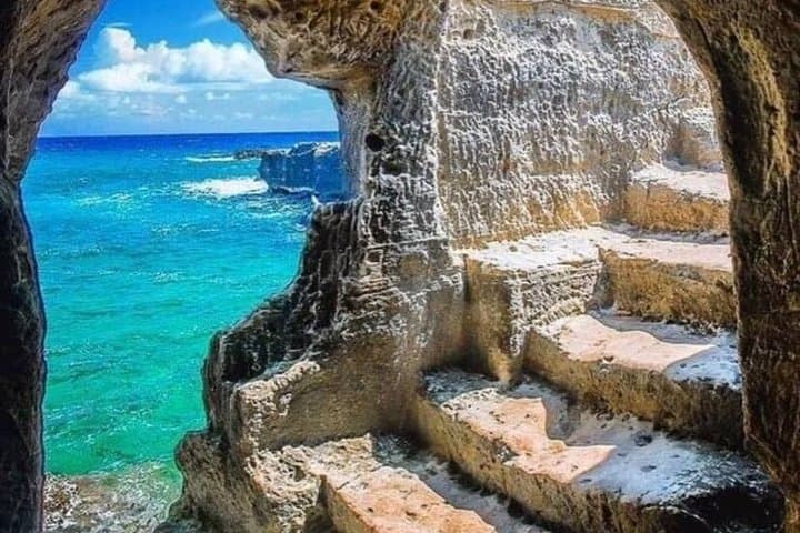 Lecce E-Bike Tour between Maritime Villages and Ancient Masserie