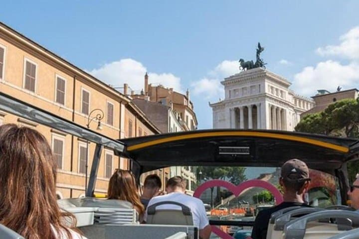 Rome Hop on Hop off Bus Tour with Panoramic City Views