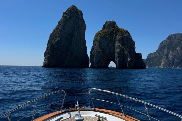Capri Private Boat Tour for Couples - Perfect for Honeymoon