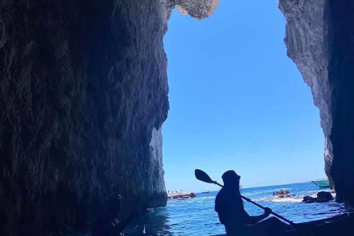 Syracuse: Kayak Excursion Through the Sea Caves and Ortigia