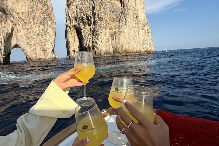 Capri : Capri & Spritz Boat Tour