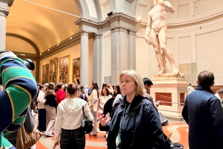 Uffizi & Accademia Timed Entry: Small Group Duomo Walking Tour