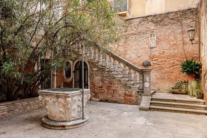 Venice: Hands-On Pasta & Gelato Class with Wine by St Mark's