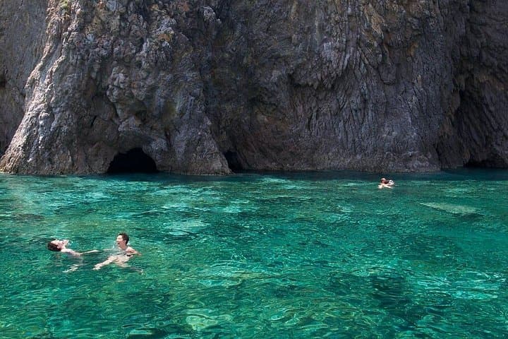 Ponza Island 5 Hour Boat Tour with Lunch and Snorkeling Option