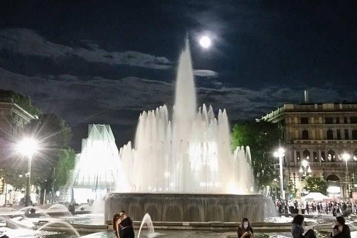 Chasing Lights & Flavors : Milan Night Tour with Gelato