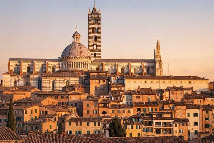 Siena Private Highlights and Hidden Gems Walking Tour