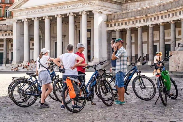 Central Naples Bike Tour