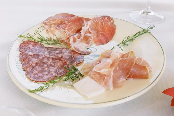 Winery Tour & Wine Tasting with Cheese & Charcuterie