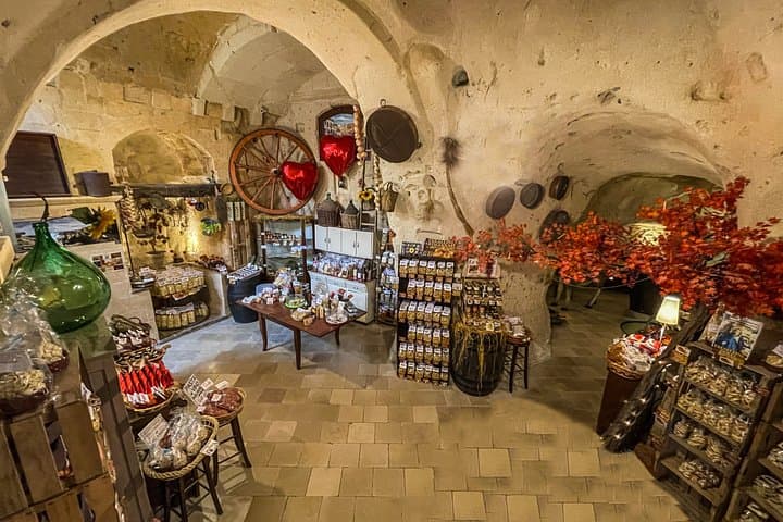 Matera : Local Products and Wine Tasting in Caves in the Sassi