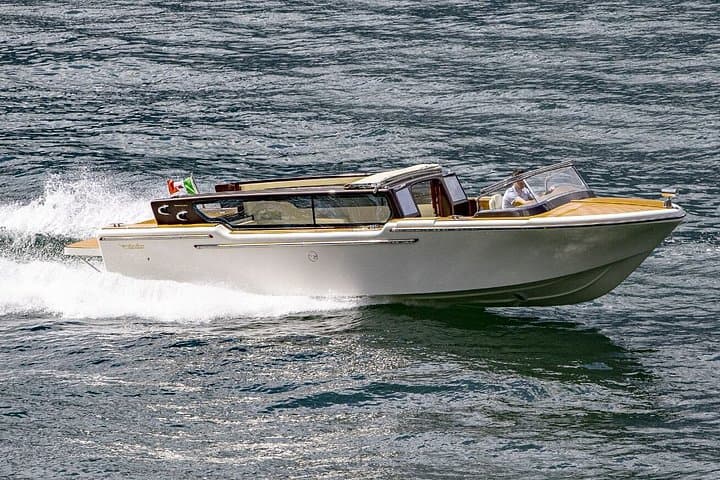 Private Venetian Wooden Boat Tour on Lake Como