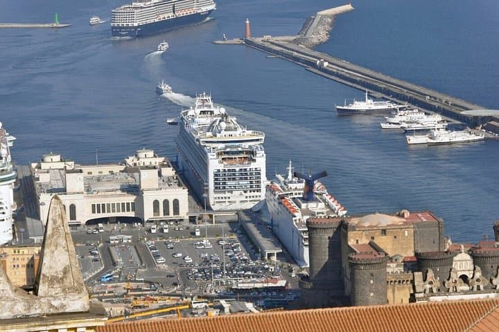 Sorrento: Private transfer from Naples airport/train station