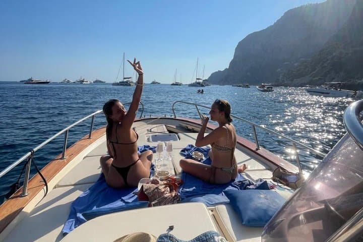Exclusive boat tour, explore, swim and relax in Capri
