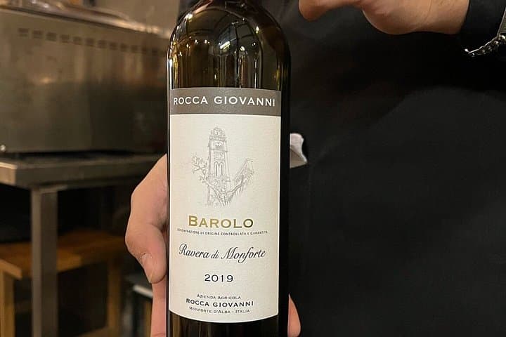 1 hour exclusive Food & Wine tasting with guide by the Vatican