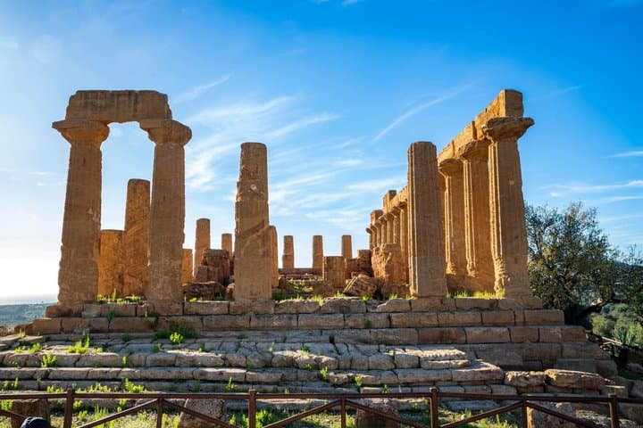 THE CHARMING SICILY 4*-Tour from Palermo with Car Rental 7N-8D