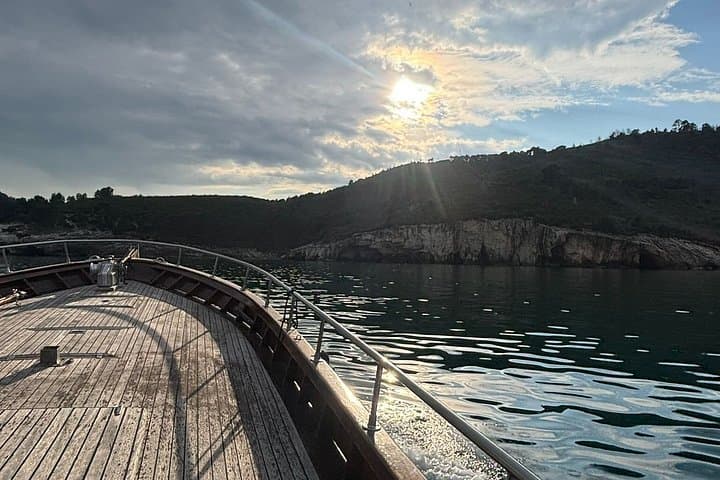 Boat tour on the Gargano on a traditional Gozzo
