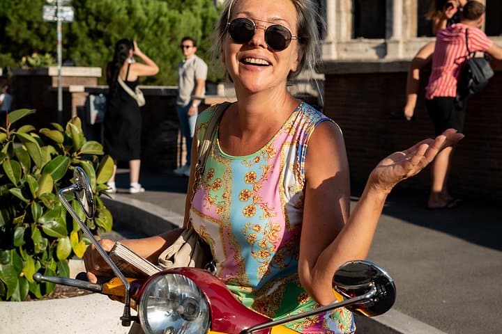 Photo Tour in Rome with Vespa