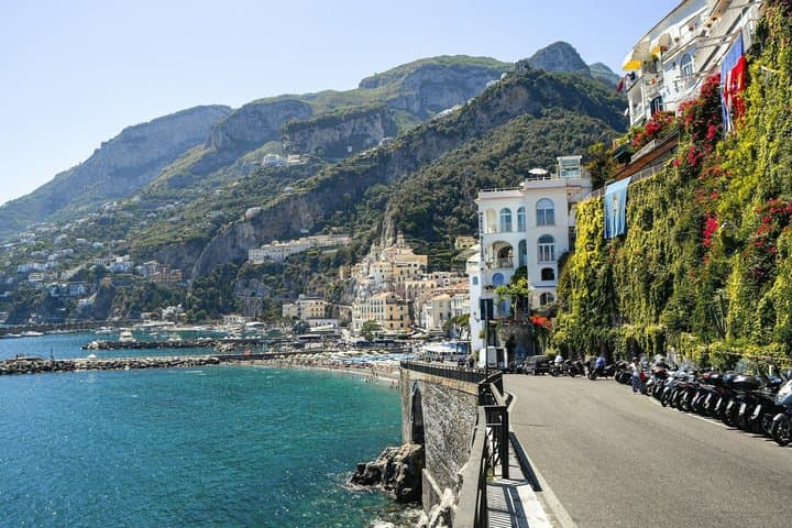 Pompeii and Amalfi Coast Day Tour from Rome with Hotel Pick up