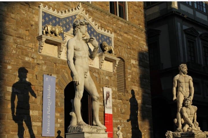 Semi-Private Michelangelo Experience David and Medici Tombs