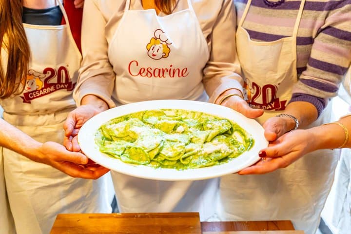 La Spezia: Pasta & Tiramisu Class in a Local Home by Cesarine