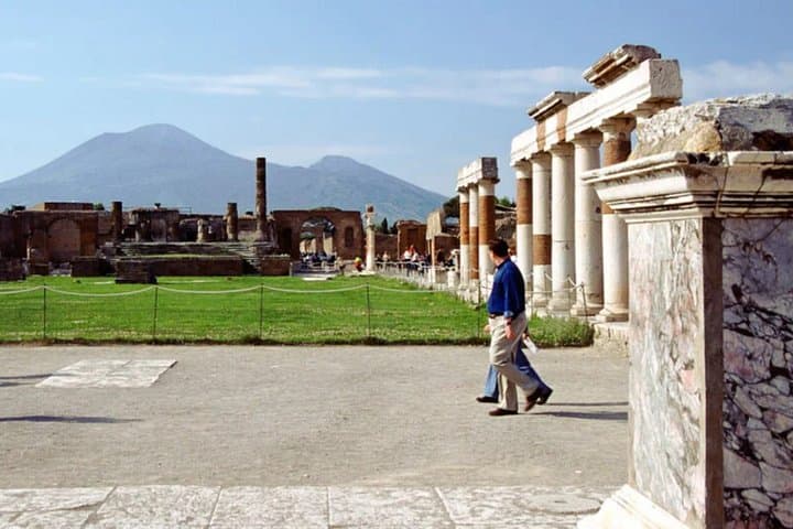 Private Pompeii and Vesuvius Day Trip from Rome