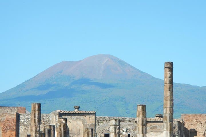 Pompeii and Naples Group Tour from Salerno Skip the Line Ticket
