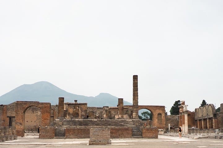 Pompeii and Naples Group Tour from Salerno Skip the Line Ticket