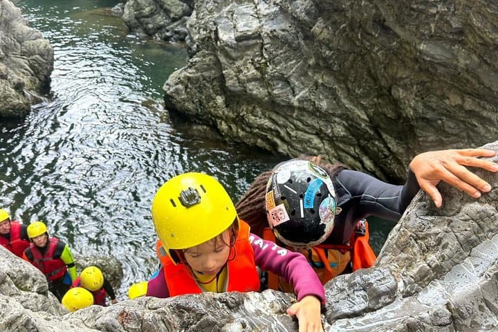 Canyoning Family in Lima Stream in Tuscany + Free Photos