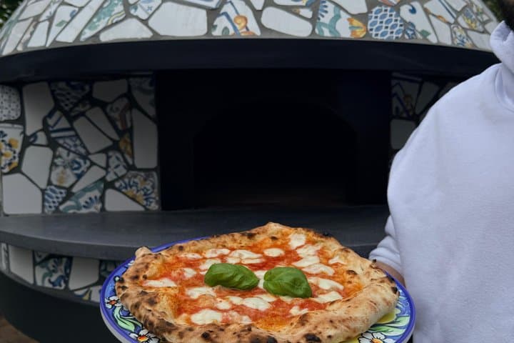 Authentic Pizza & Tiramisu Class in a Sorrento Lemon Garden