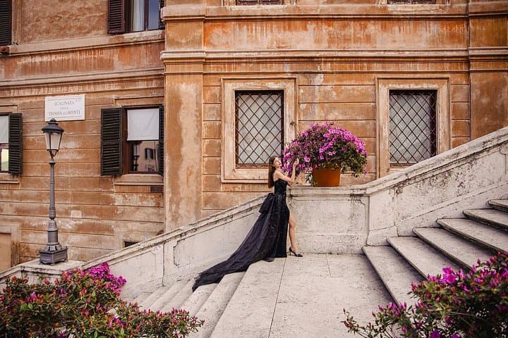 2 hours private Photoshoot in Rome with Local Photographer