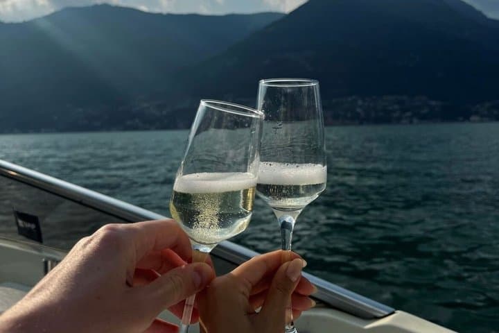Lake Como private boat tour 1H