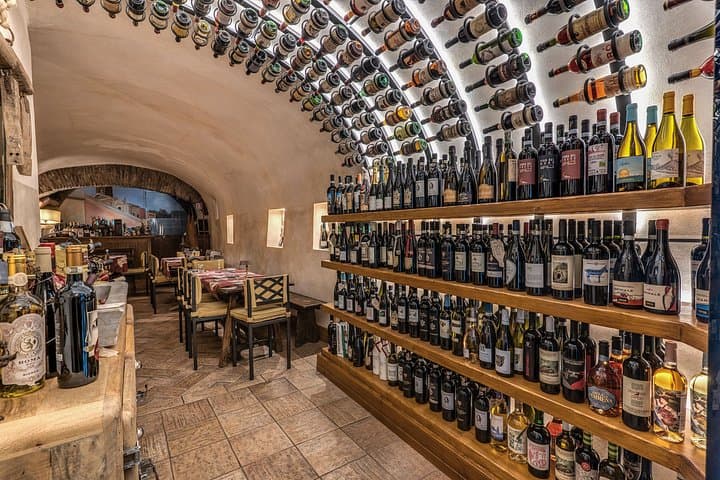Rome Premium Wine Tasting: 3, 4, 5 or 6 Wines with Expert Guide
