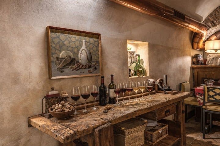 Rome Premium Wine Tasting: 3, 4, 5 or 6 Wines with Expert Guide