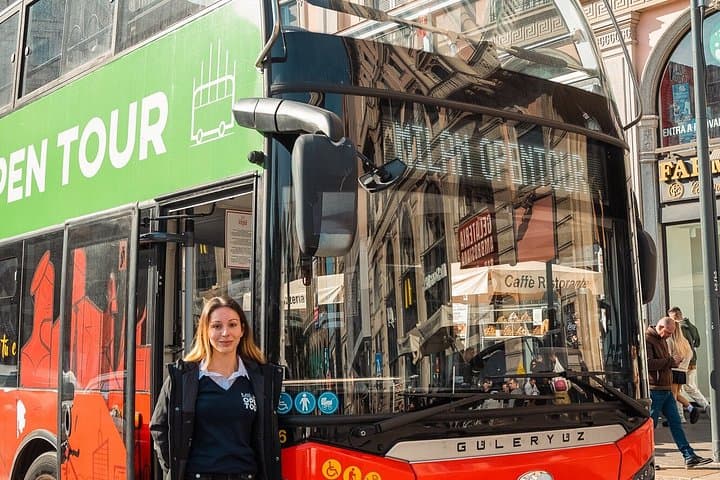 48-Hour "Gray Line" Milan Hop-On Hop-Off Tour with Audio Guide