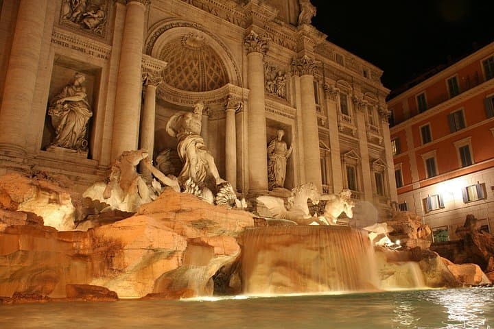 Private Rome by Night Tour with Panoramic Drive and Dinner Stop