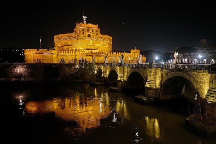 Private Rome by Night Tour with Panoramic Drive and Dinner Stop