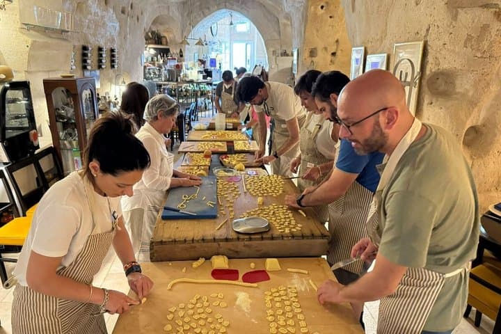 Private cave cooking class in the Sassi of Matera